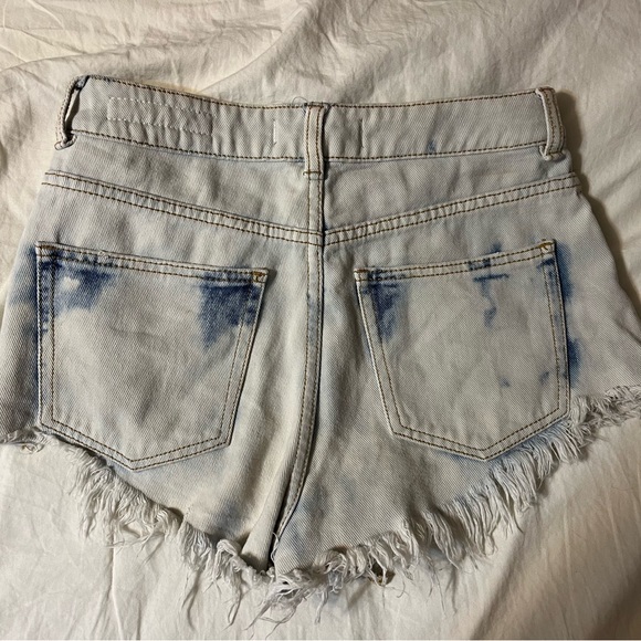 Bullhead Denim Co distressed Mom shorts - Picture 2 of 2